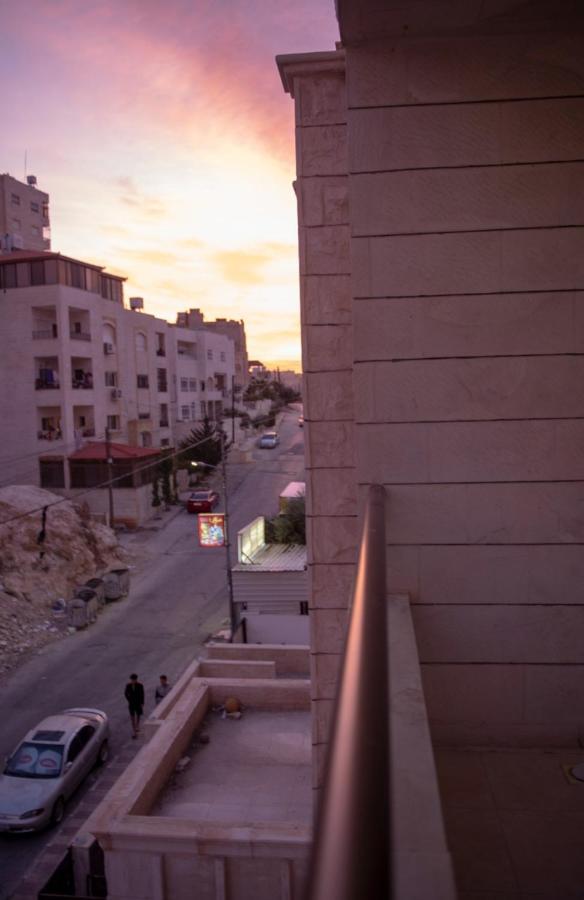 شقة مفروشة فرش فاخر ٣ غرف نوم في طبربور عمان Exterior foto